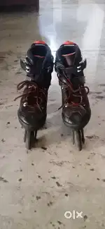 Skating shoes
