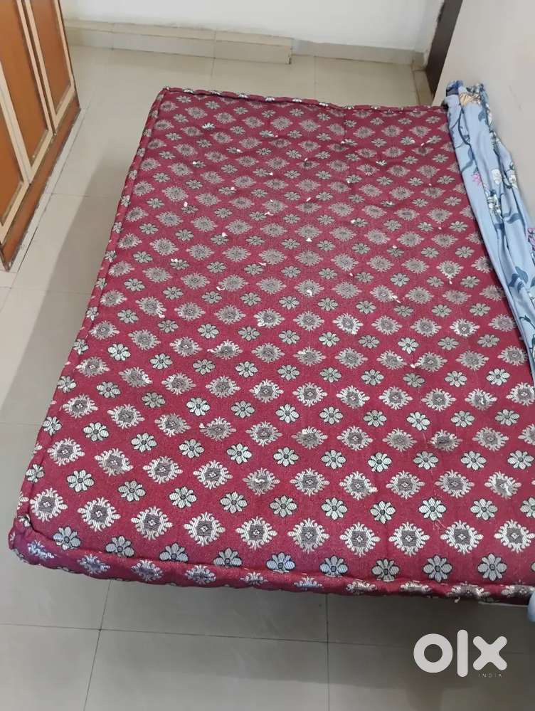 Mattress gadda