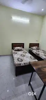 30  rooms pg for lease near graphic Era university