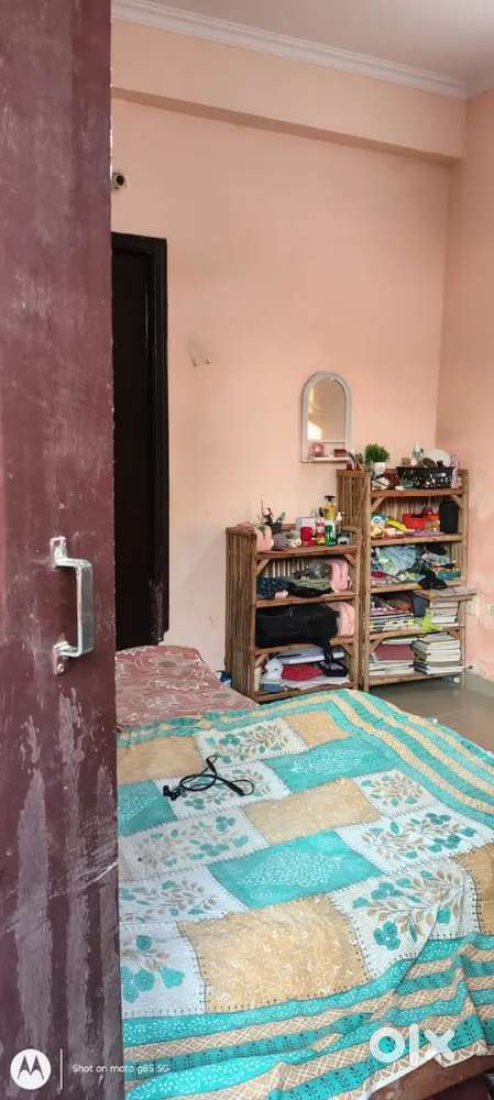 need a female flatmate for my 2 bhk flat(prasvnath city tiwari gnj)