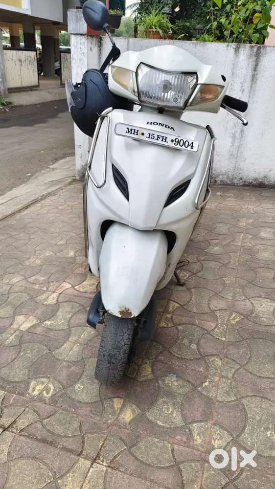 Activa 3G One Handed Well Condition