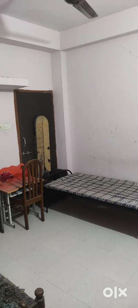 1 single room kitchen