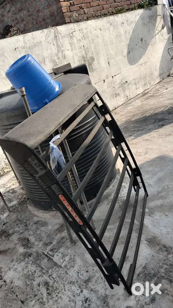 Cab taxi loading iron carrier