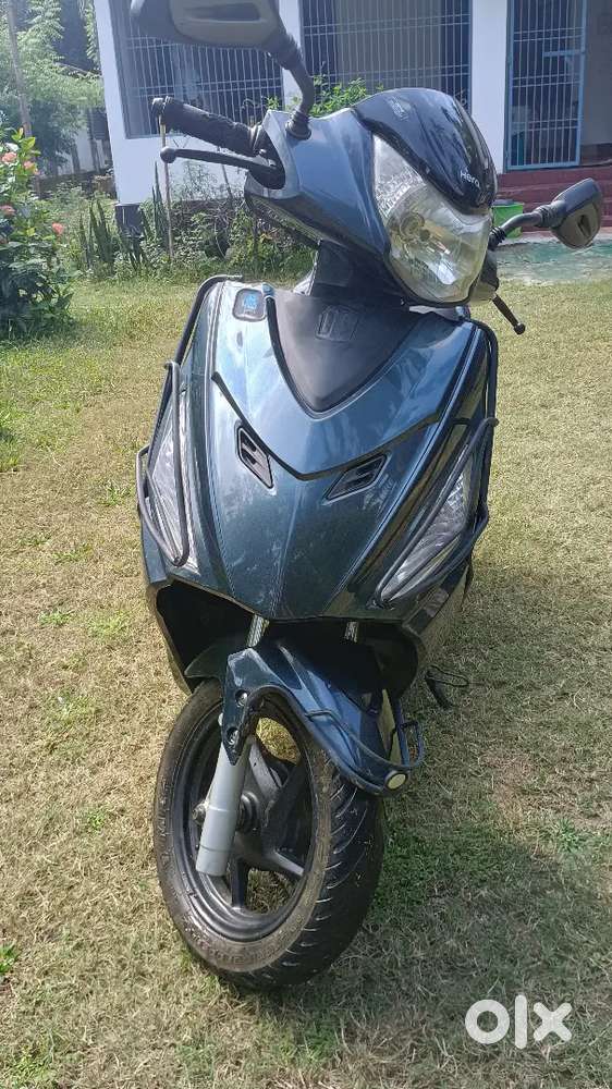 engine110 cc,No dents,Good condition,With Protective guards,grey color