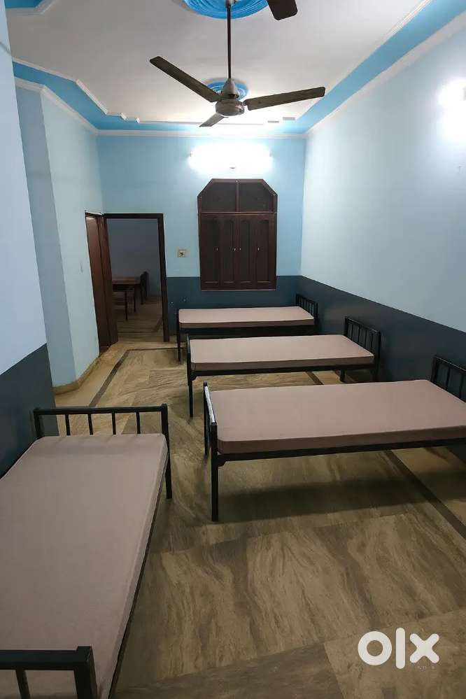 Spacious Semi-Furnished 4-Sharing PG