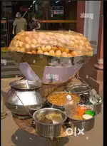 कोलकत्ता पाणीपुरी बनाने के लिए आदमी चाहिये और मोमोज स्टॉल के लिये भी