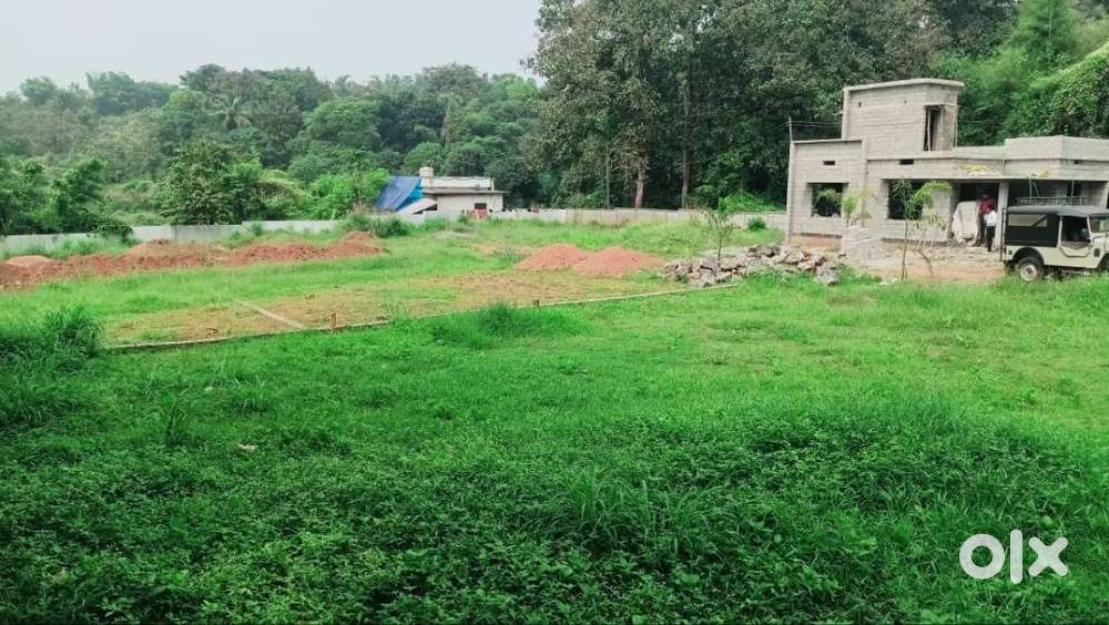 കിൻഫ്രക്ക് അടുത്ത് 4 സെന്റ്‌ മുതൽ വില്ല പ്ലോട്ടുകൾ വില്പനക്