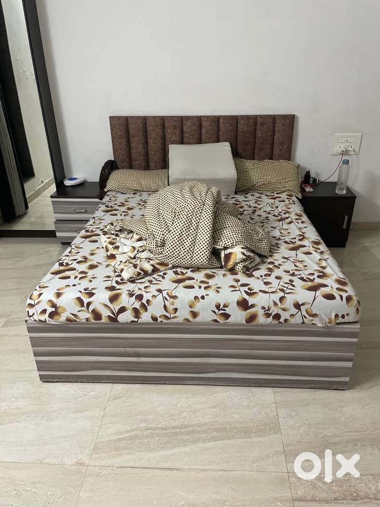 Queen size bed