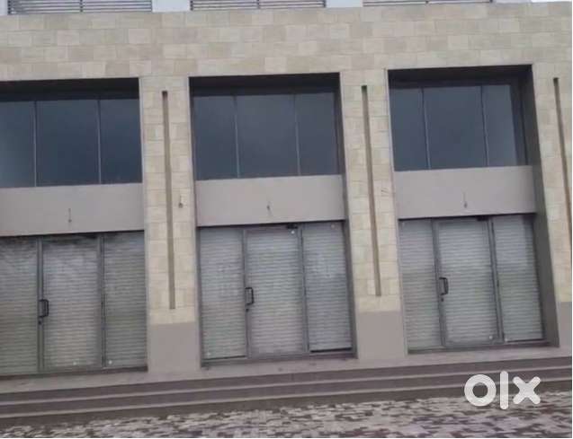 Double heighted Showroom with Mezzanine