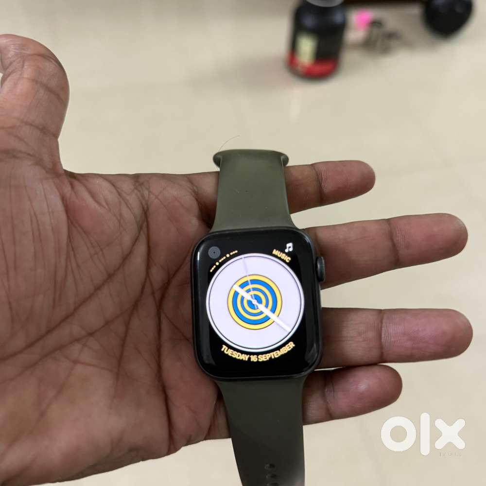 Apple Series 5 Watch 44 MM non cellular