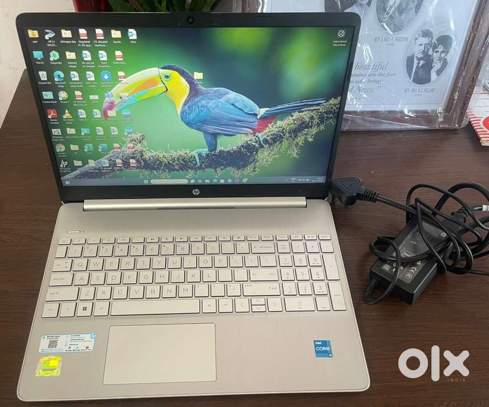 HP laptop - good as new, barely used, amazing deal