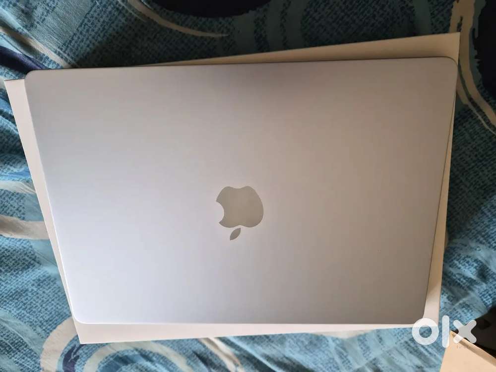 Brand New Mac book Air M4  (APPLE)