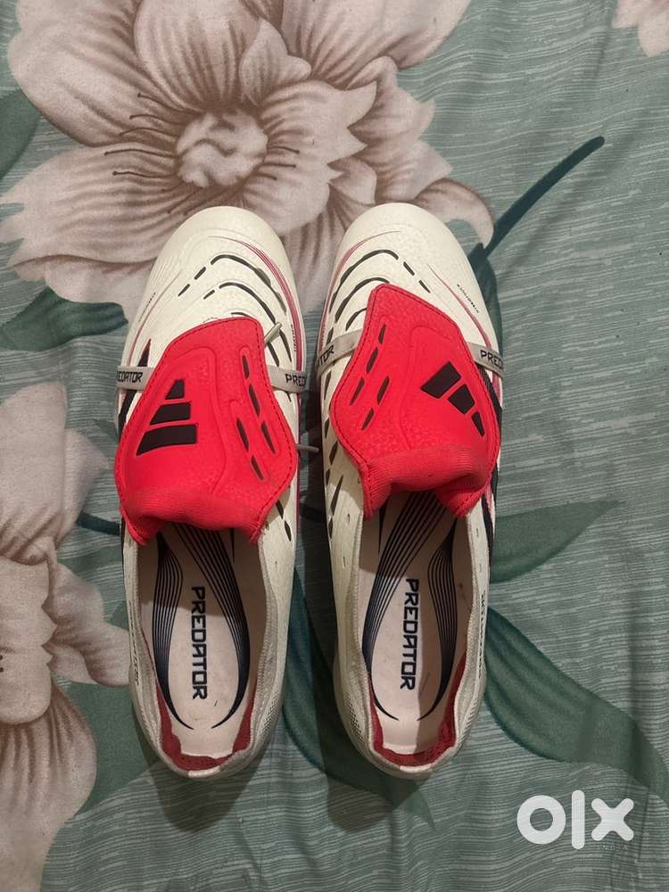 Size6.5 Addidas predator tounge version
