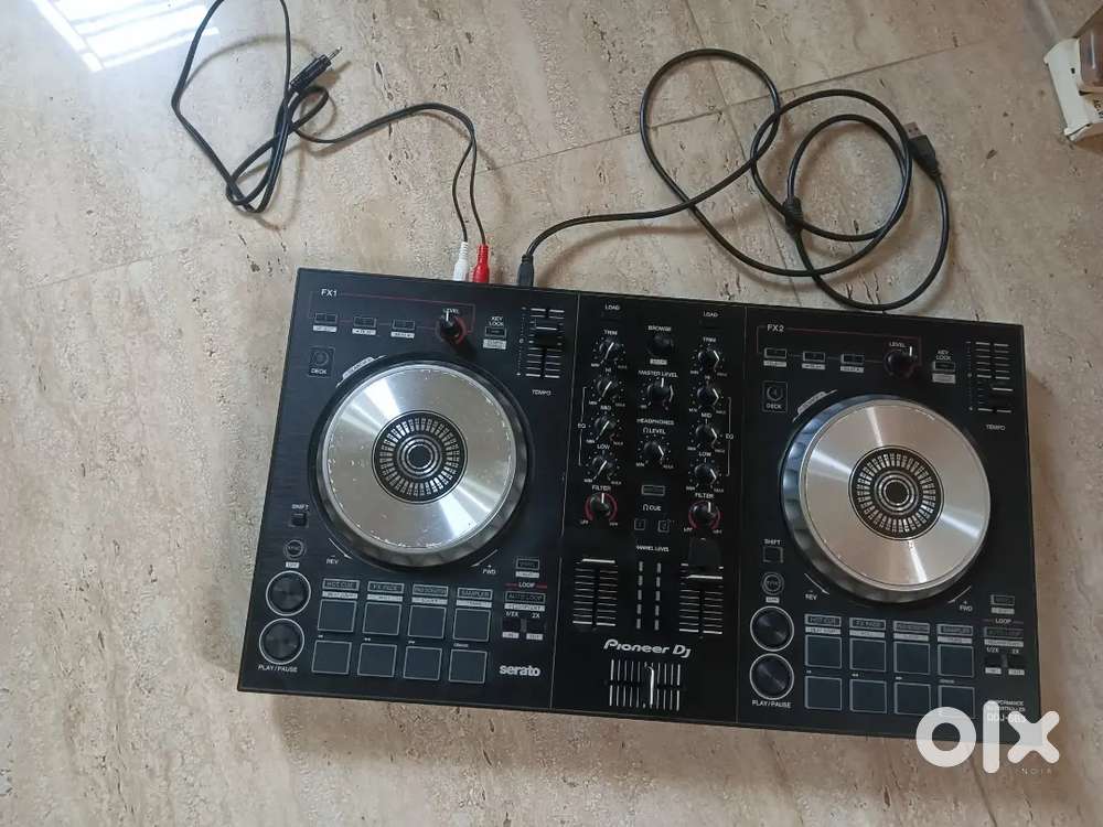 DJ CONTROLLER (DDJ SB3)