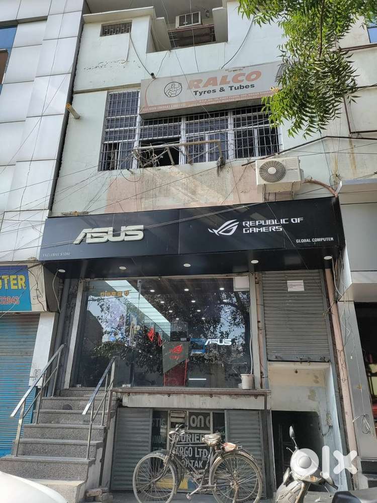 Main computer market, first & second floor