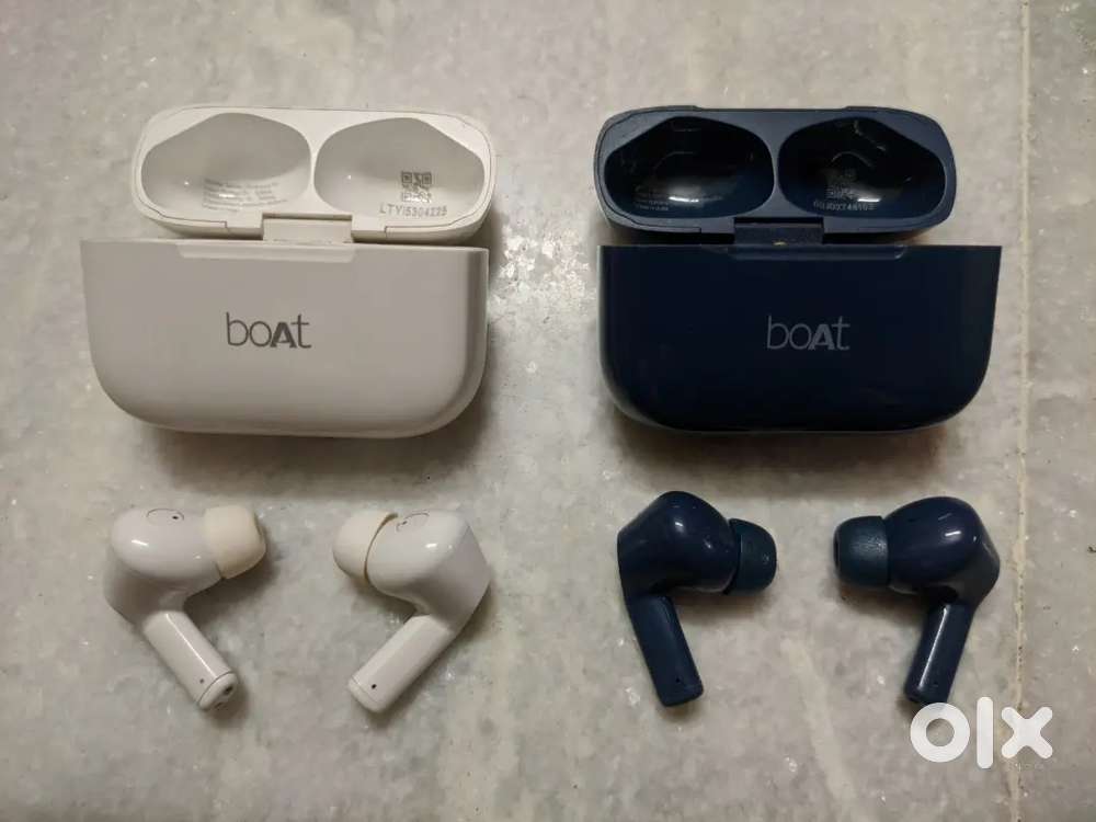 Boat 161/163 airdopes ASAP charge