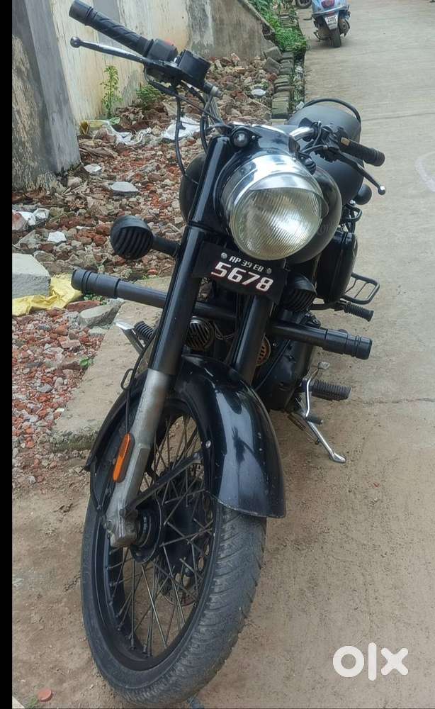 Black classic, royal Enfield