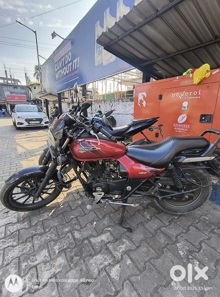 Bajaj avanger 180street