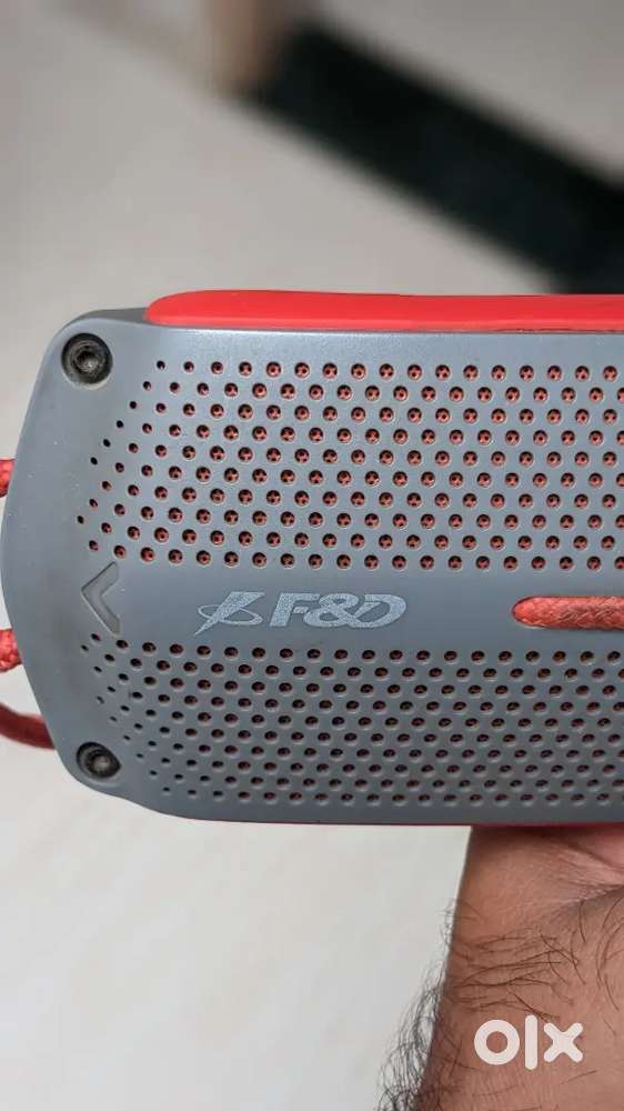 F&D Bluetooth Speaker with stereo channel