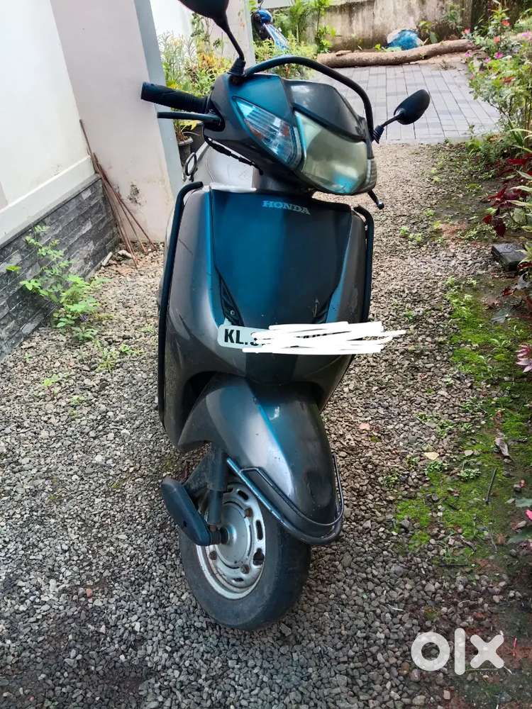 Honda activa 2011 model
