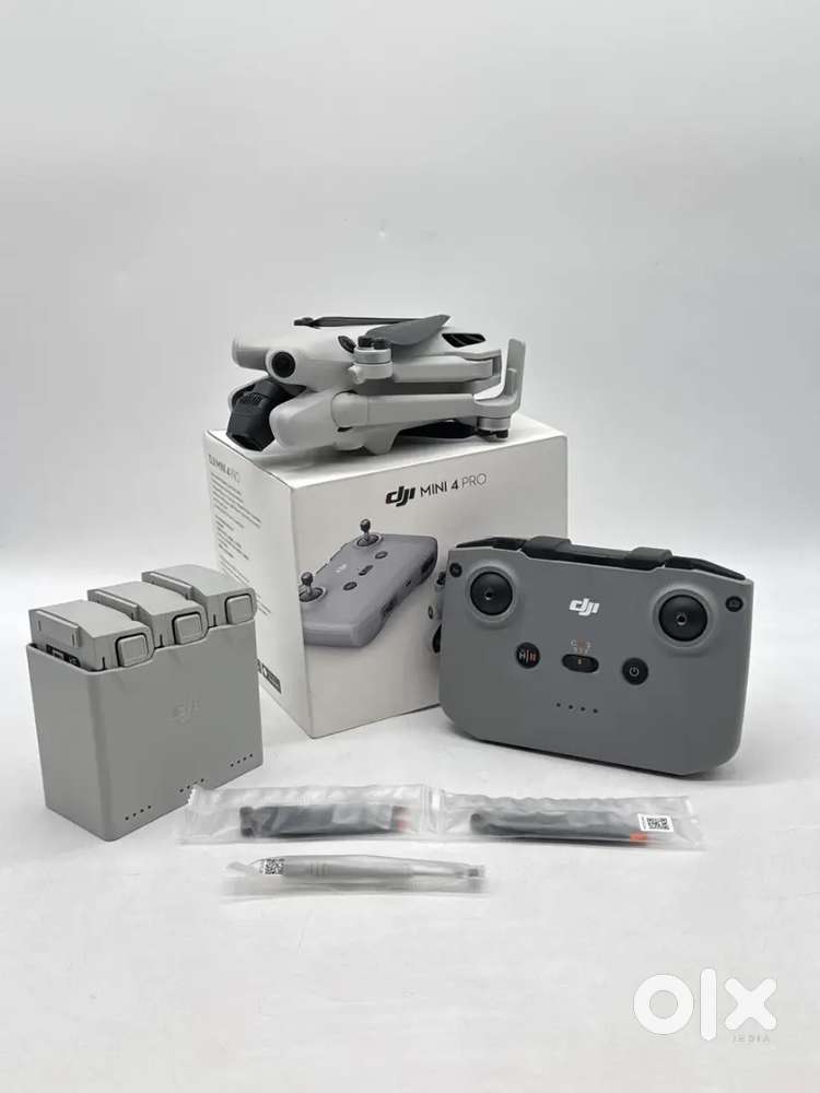 DJI Mini 4 Pro Camera Drone Fly More Combo