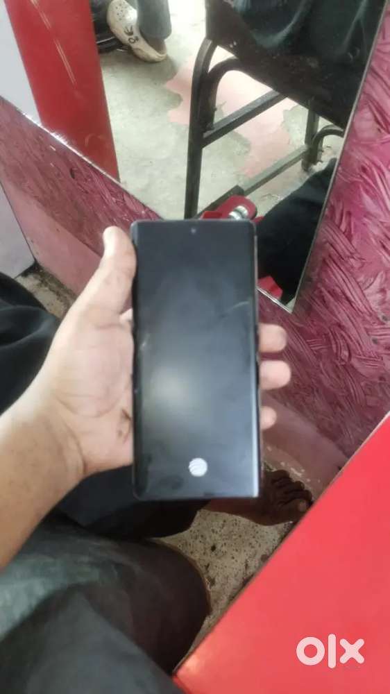Original display and touch halki si Tut gai hai