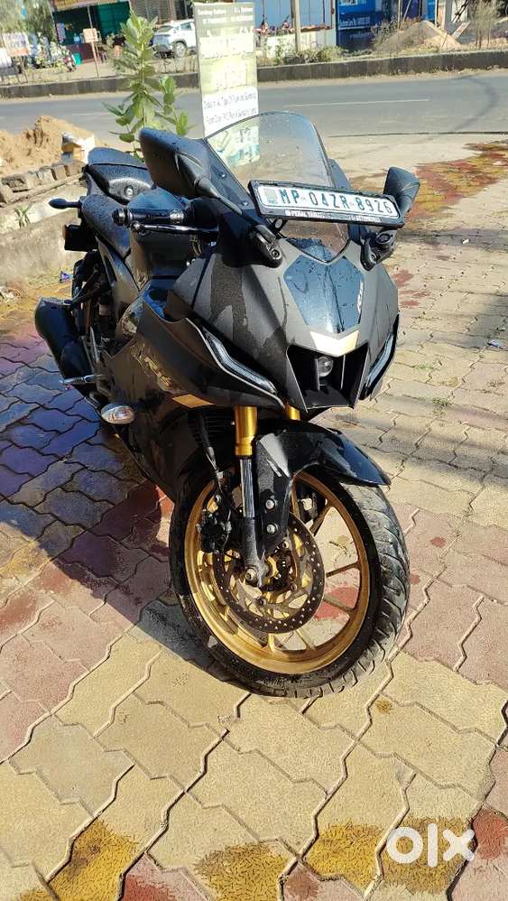 Yamaha R15 V4  black