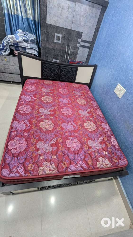 Peps Spring Koil Queen Size Mattress (78x60) – Excellent Condition