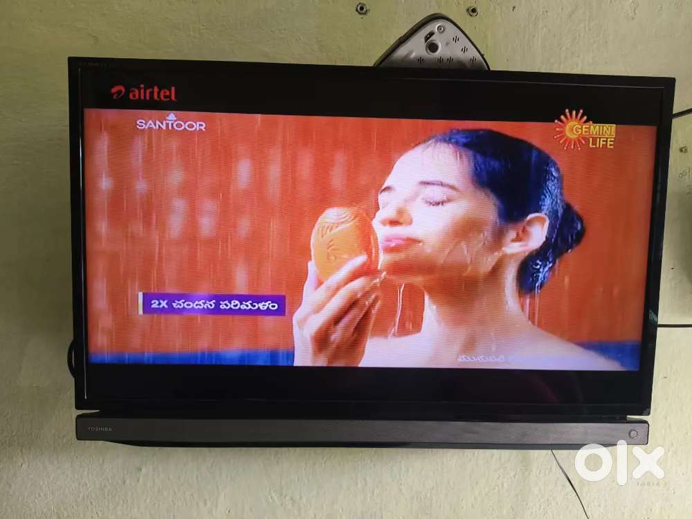 TOSHIBA 32 inches  LED TV For Sale