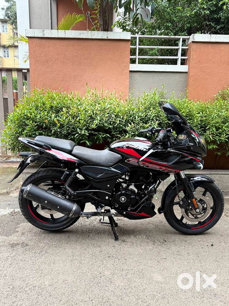 Showroom condition Bajaj Pulsar 220 ABS
