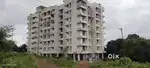 रत्नागिरी शहरात मध्यवर्ती असून निसर्गाच्या सान्निध्यात, हवेशीर, रम्य,
