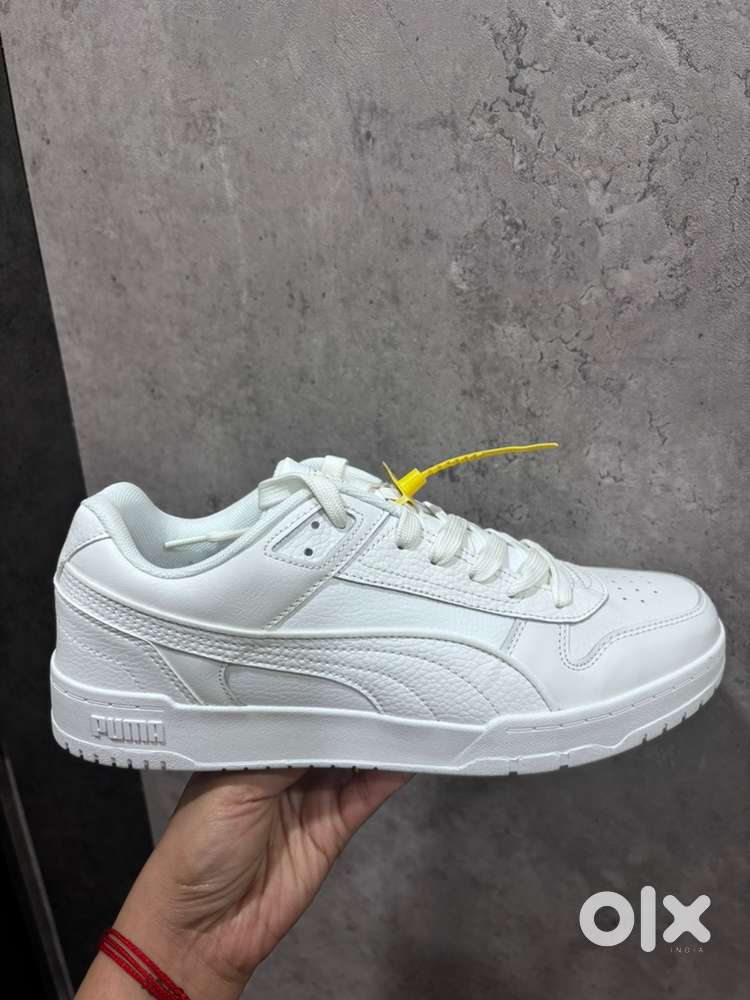 PUMA WHITE SHOES (OG)