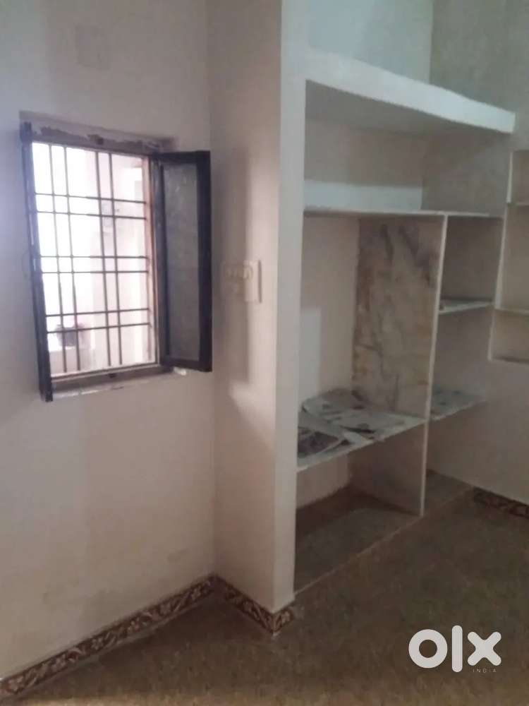 Rent-One room,kitchan and late bath