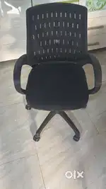 ROTATING COMPUTER CHAIR [SINGLE CHAIR AVAILABE]