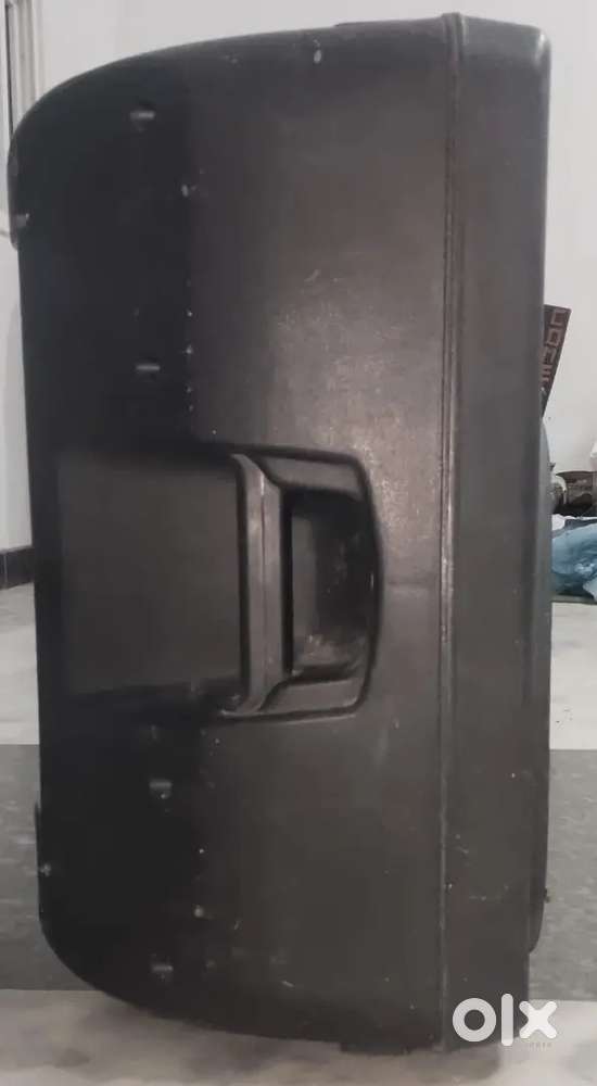 Studiomaster B 400 speakers