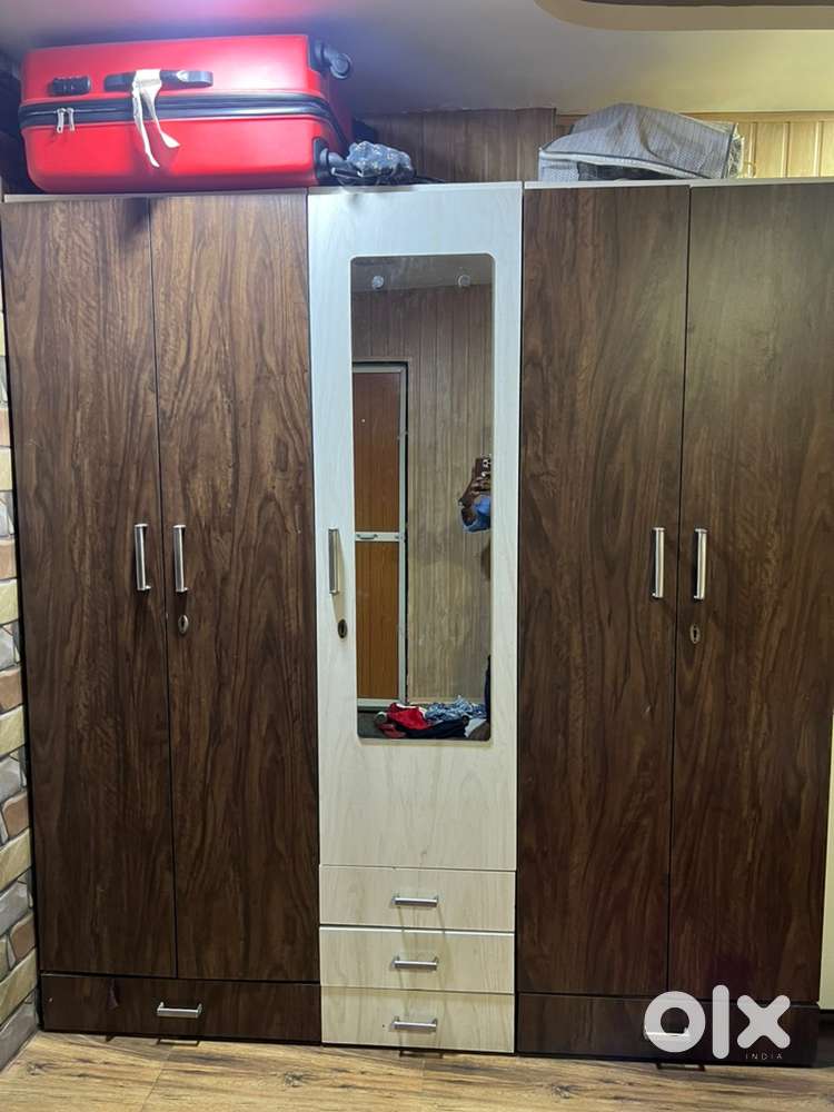 Wooden Wardrobe at 7000 price only