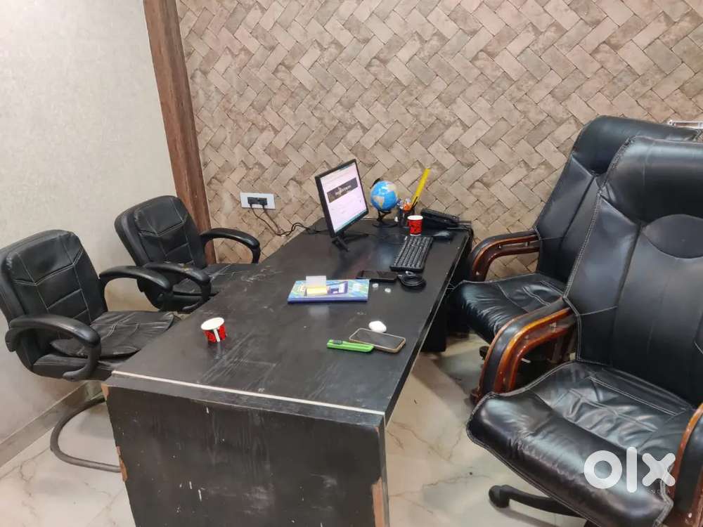 RECEPTIONIST CUM PERSONAL SECRETARY