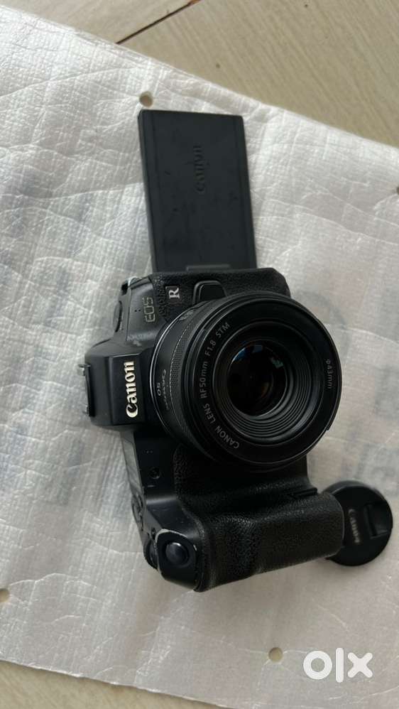 Eosr body 24-105 lemce  85 f2.0 RF lence 50mm f1.8  2battary 1charger