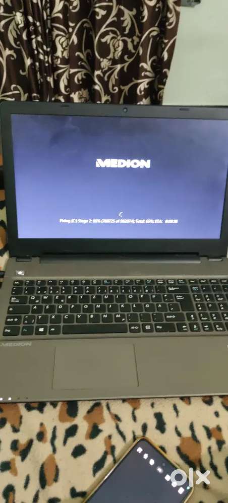 Medion Laptop    very good condition with charger nd bag