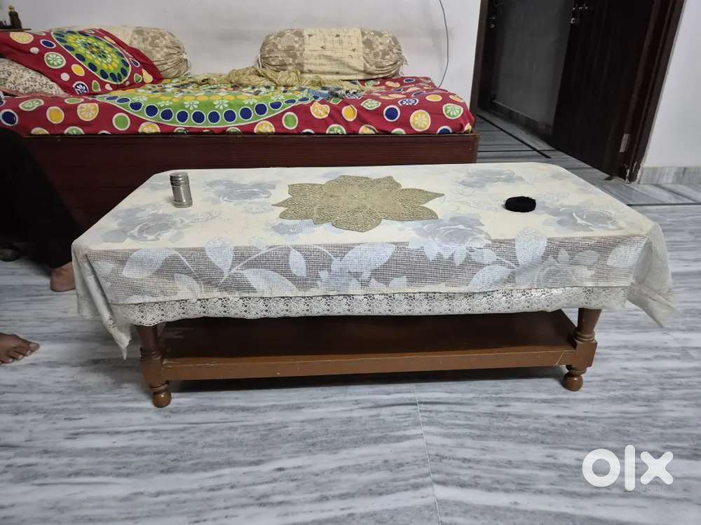 CENTRE TABLE