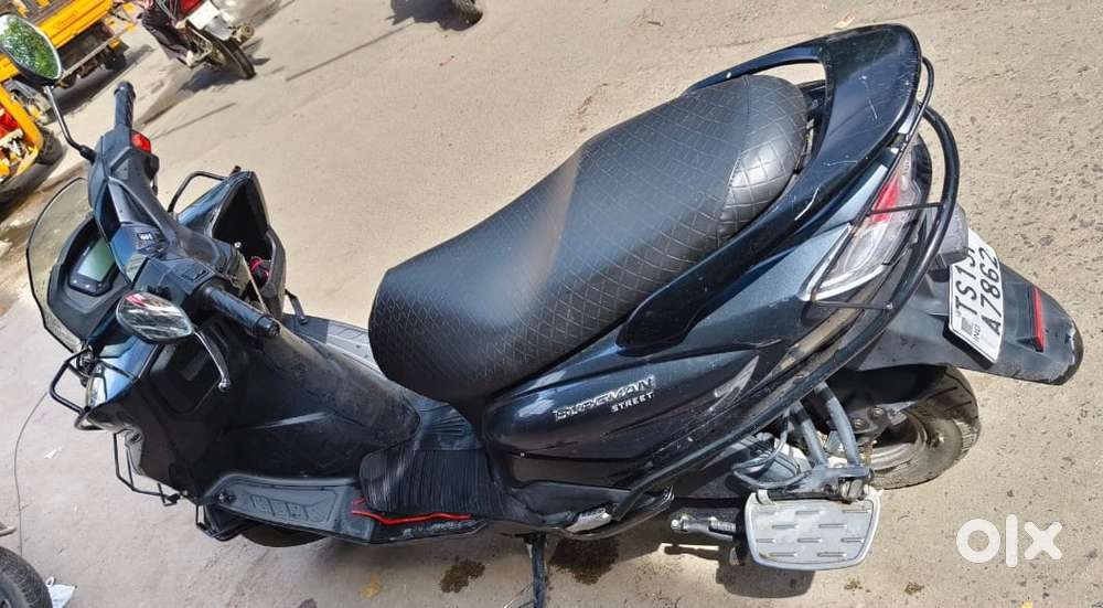 Well maintained Suzuki-Burgman - fancy number - excellent condition