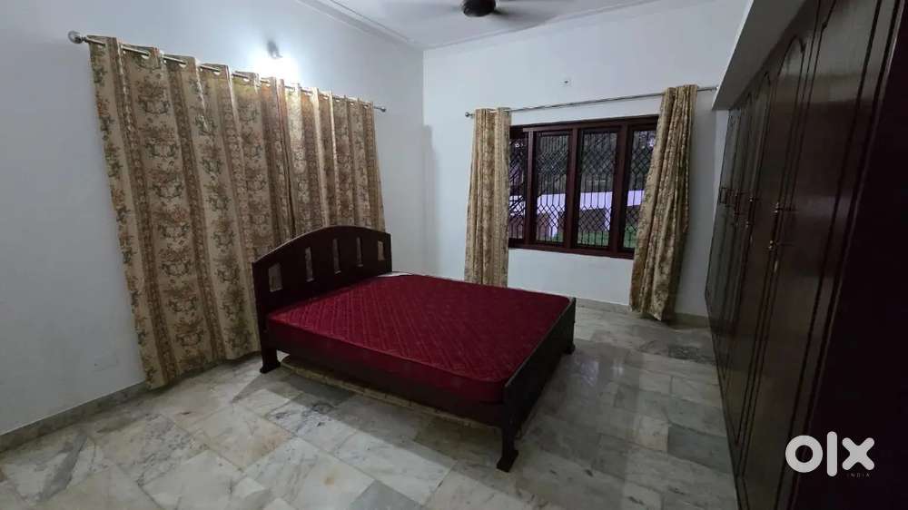 1 BHK SEMI FURNISHED - BACHELORS ALLOWED @ PALLIKULAM