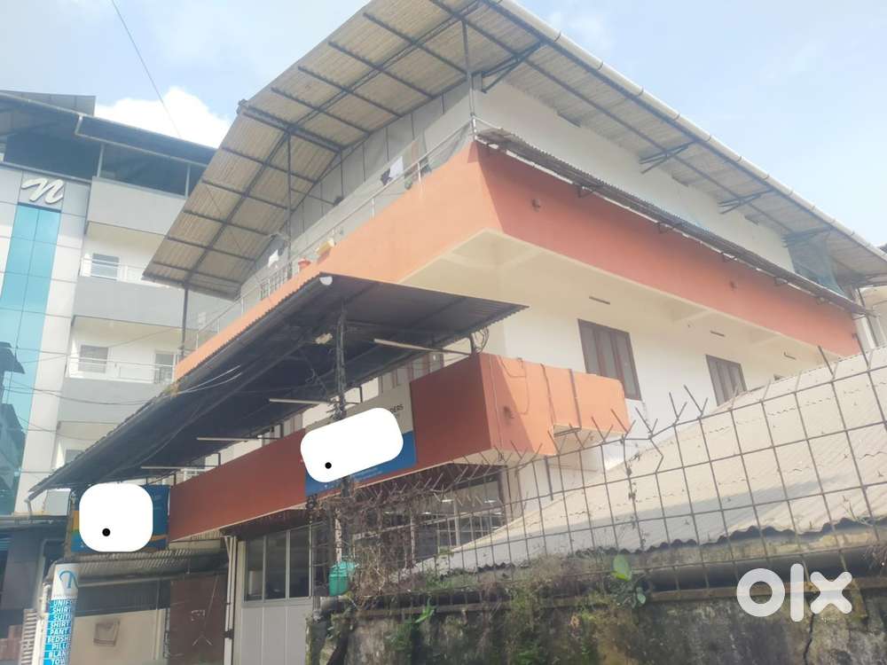 Prime LAND WITH BUILDING TD ROAD