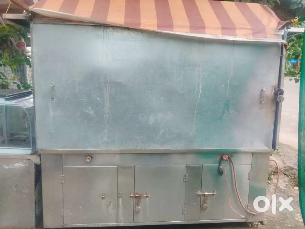 7/3 tiffin bandi or chaat bandi and pani puri counter 2/3