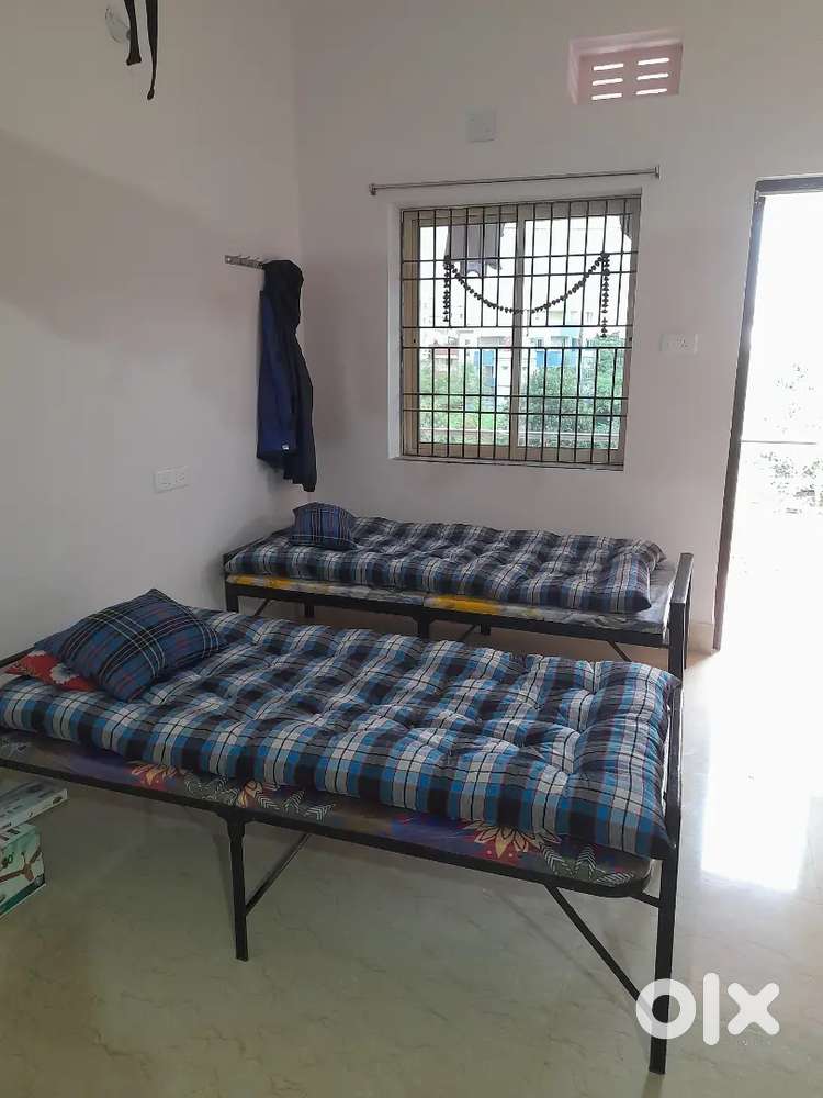 Girls pg available near Patia Square Patia Rs.4500/-