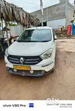 Renault Lodgy 2018 Diesel 186000 Km Driven yellow board