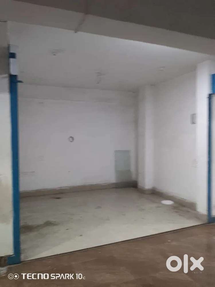 Shop rent or sale k liye h 2 shop rent 8000 or sale 12 lakh