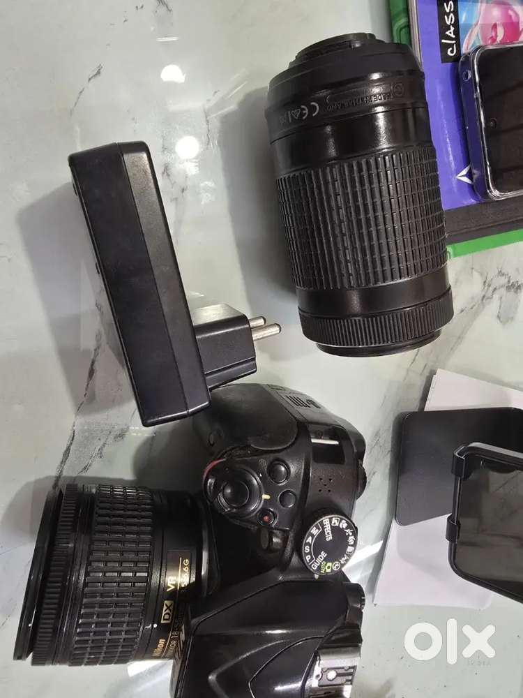DSLR CAMERA