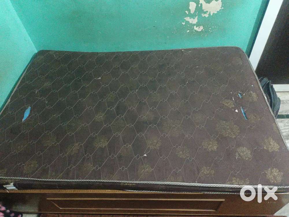गद्दा फोम 2 ईयर ओल्ड