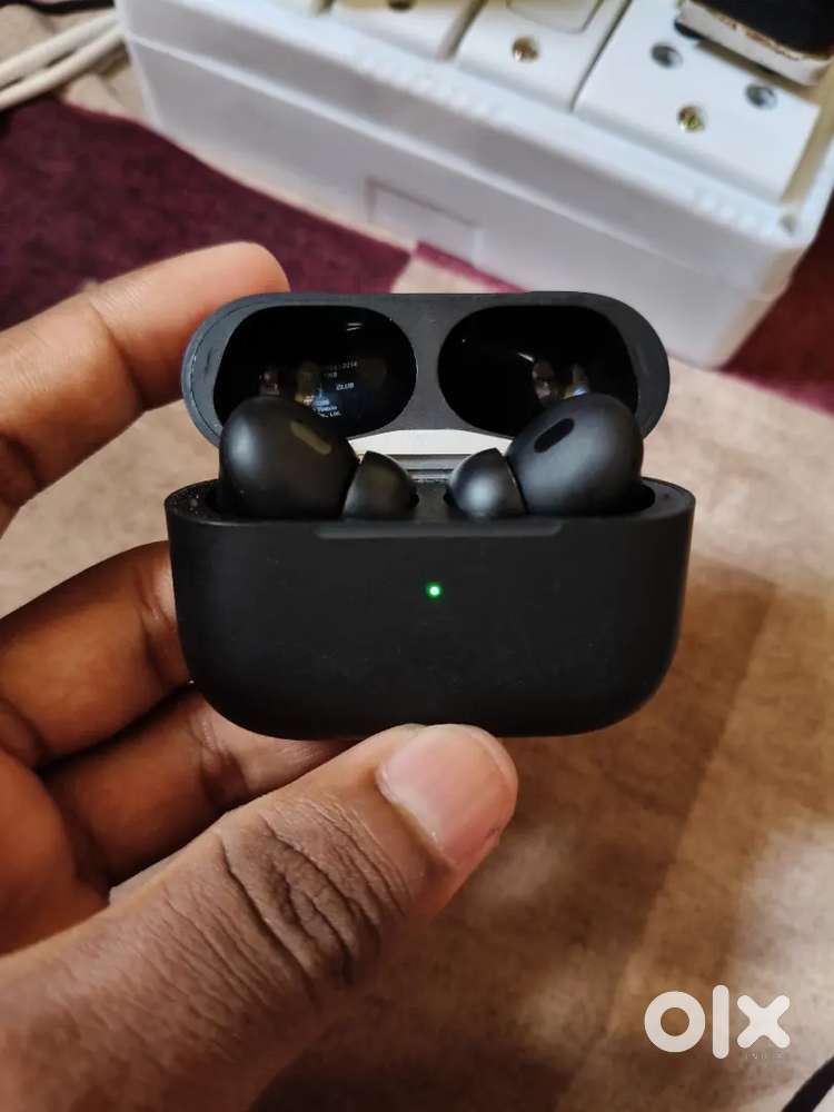 Earbuds (ms star)TWD club